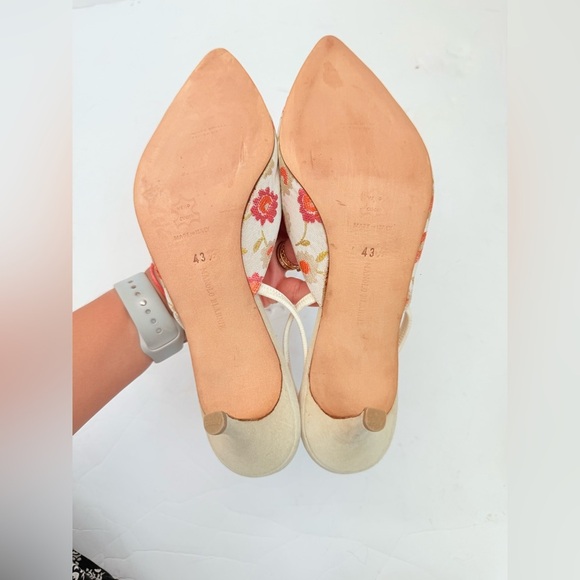 Manolo Blahnik Vintage Floral Embroidered & appliqué Slingback Kitten Pumps 43.5 - Picture 6 of 9